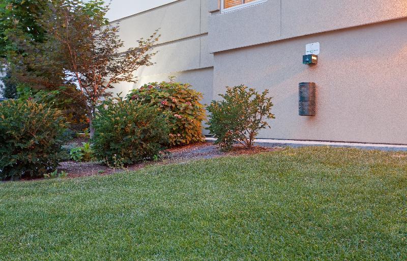 Candlewood Suites-West Springfield By Ihg Exterior photo