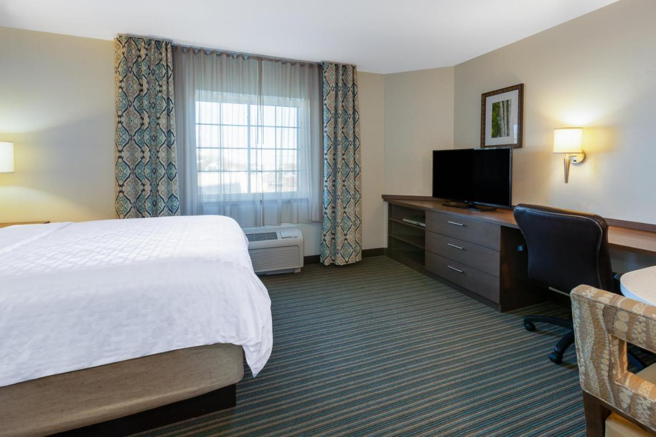 Candlewood Suites-West Springfield By Ihg Exterior photo