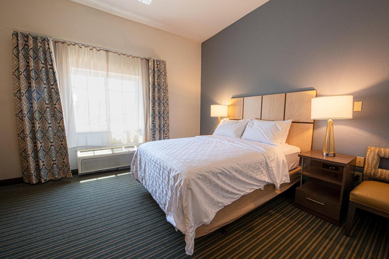 Candlewood Suites-West Springfield By Ihg Exterior photo