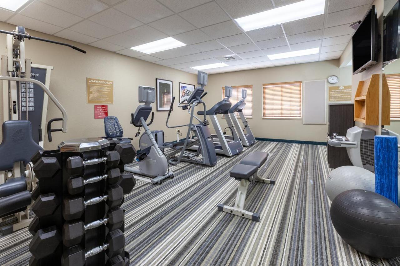 Candlewood Suites-West Springfield By Ihg Exterior photo