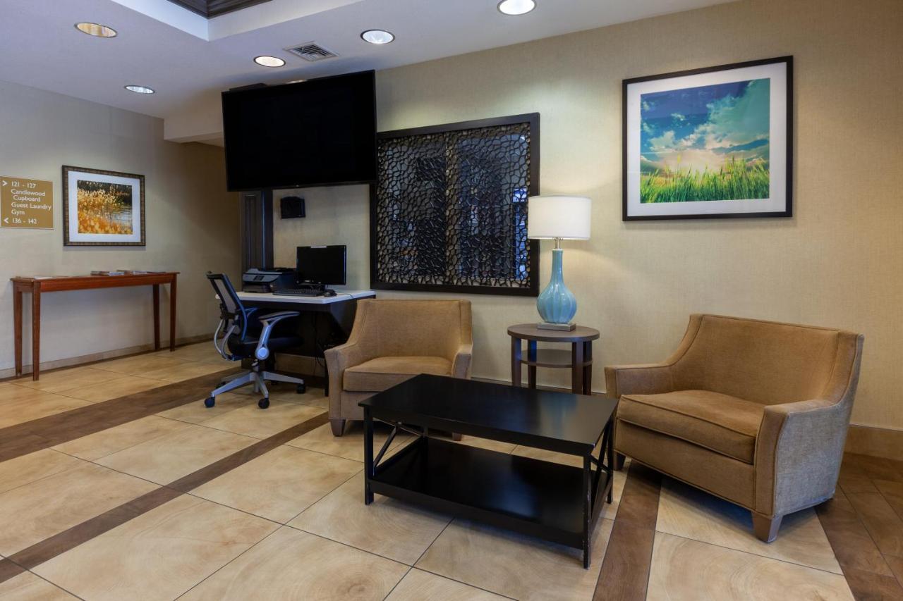 Candlewood Suites-West Springfield By Ihg Exterior photo