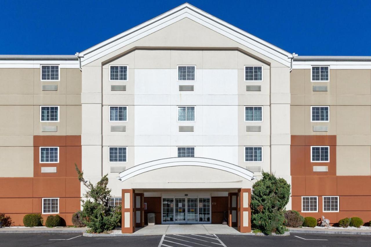 Candlewood Suites-West Springfield By Ihg Exterior photo
